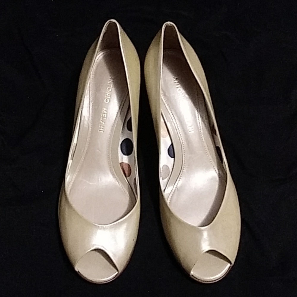 Antonio Melani Size 8M Cream Nude Heels Peep Toe
